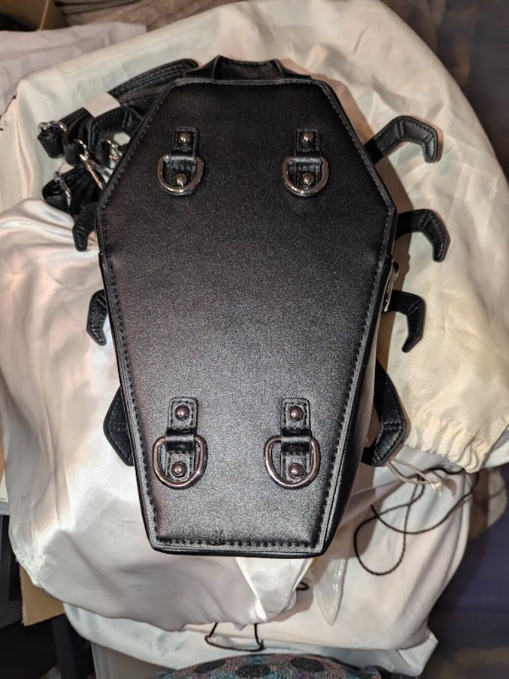 VampireFreaks Spider Coffin Bag - Picture 4 of 5
